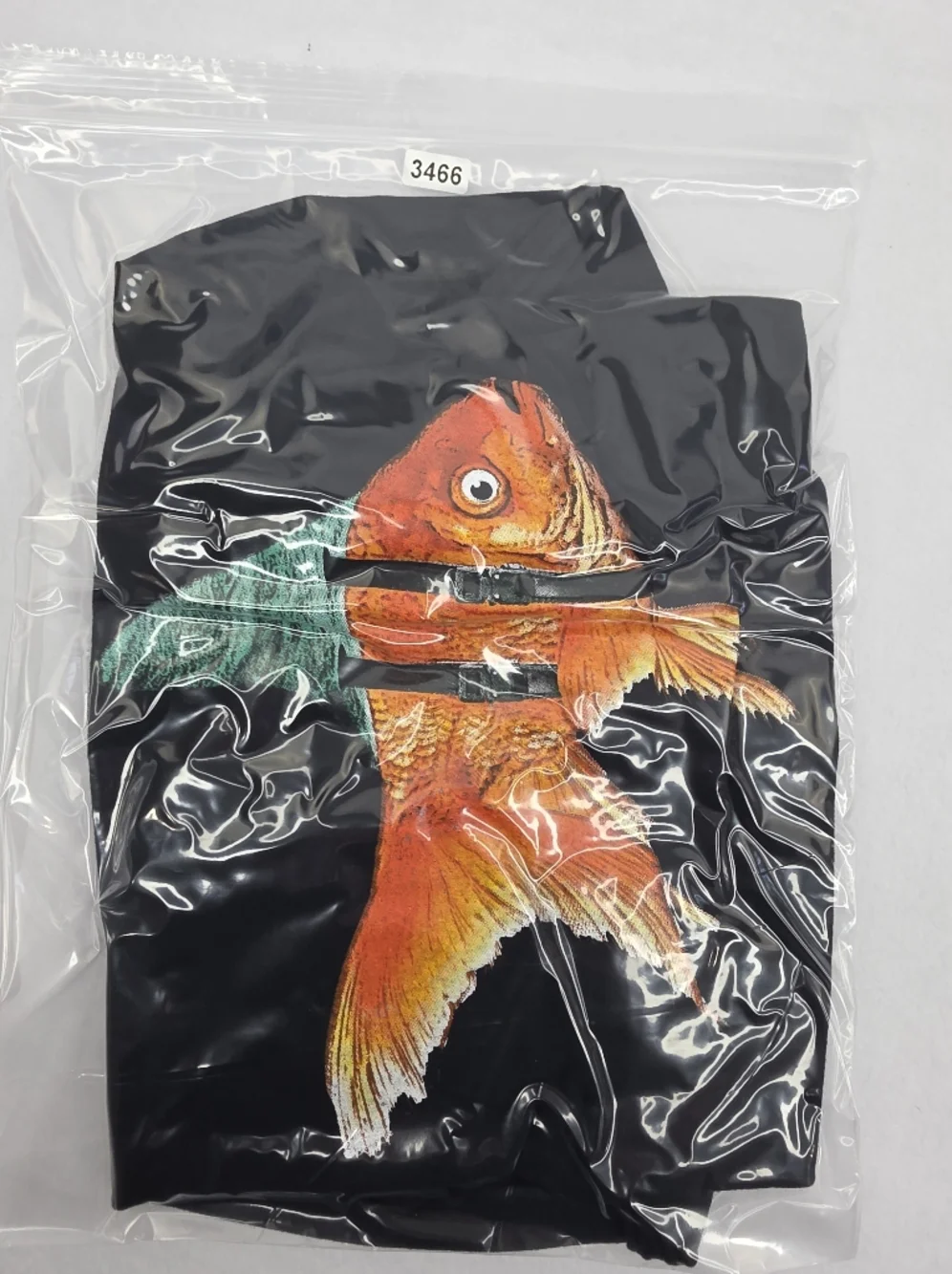 Fruit Of The Loom Black Fish Graphic Tee Orange Teal Fish Size Large NWT AG-3466 - Picture 8 of 8